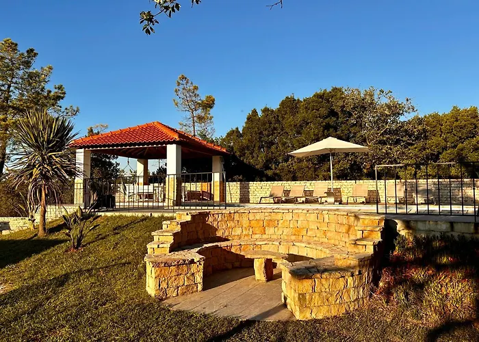 בית נופש Mountain View 2 Bedroom אלקובאקה